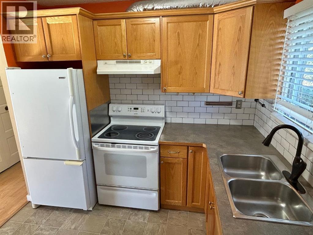 Property at 114 Eagle Road N image 5