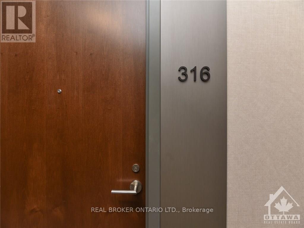 316 - 320 Miwate Private, Ottawa, Ontario  K1R 0E1 - Photo 4 - X12459078