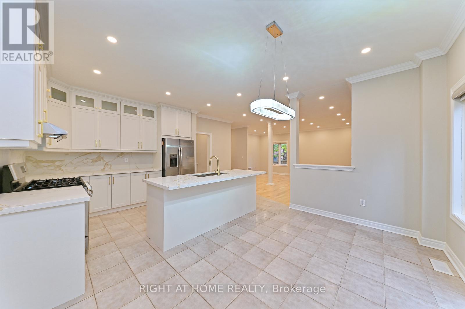 6843 Campbell Settler Court E, Mississauga, Ontario  L5W 1B3 - Photo 18 - W12459080