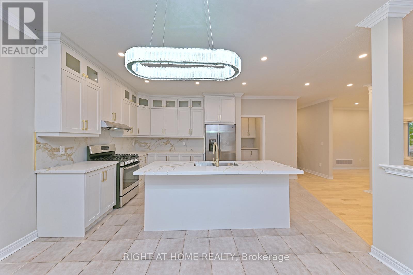 6843 Campbell Settler Court E, Mississauga, Ontario  L5W 1B3 - Photo 24 - W12459080
