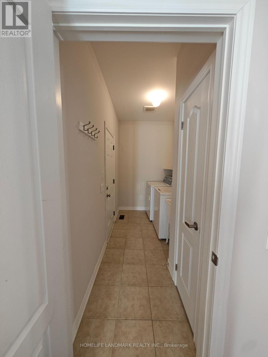 602 Clifford Perry Place, Newmarket, Ontario  L3X 0J2 - Photo 12 - N12459082