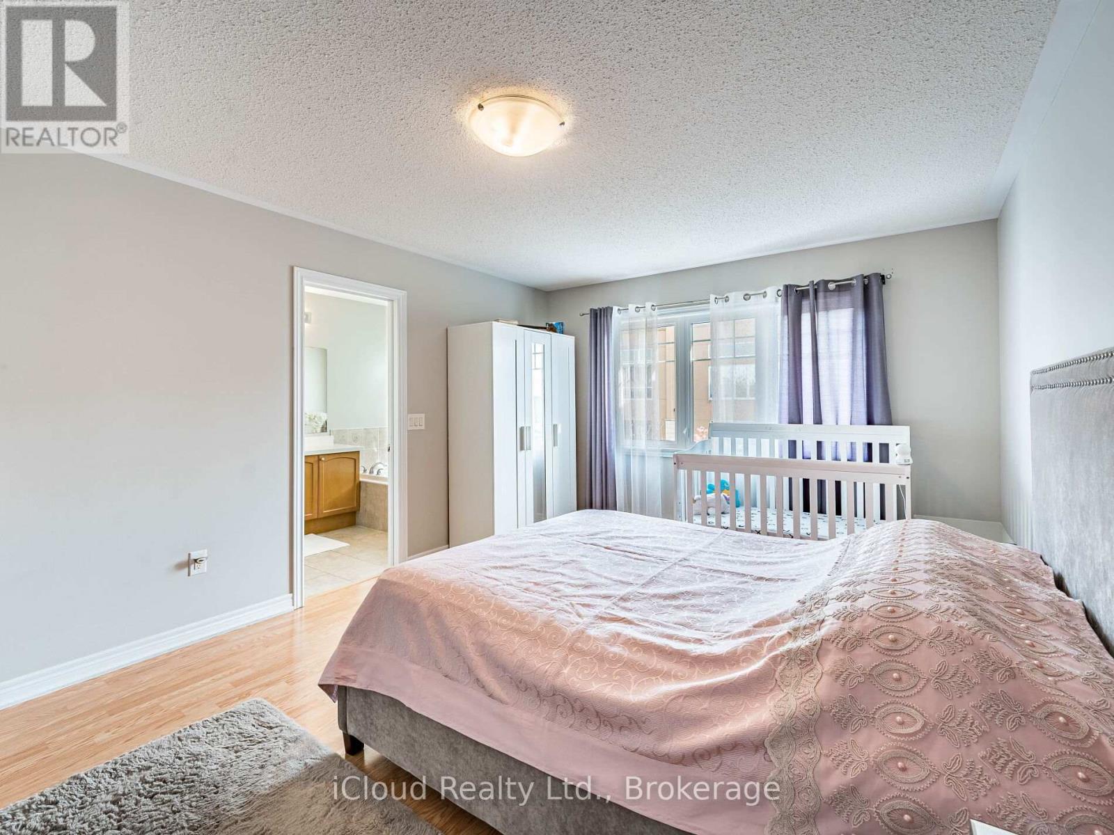 135 Windrow Street, Richmond Hill, Ontario  L4E 4Y4 - Photo 22 - N12455620