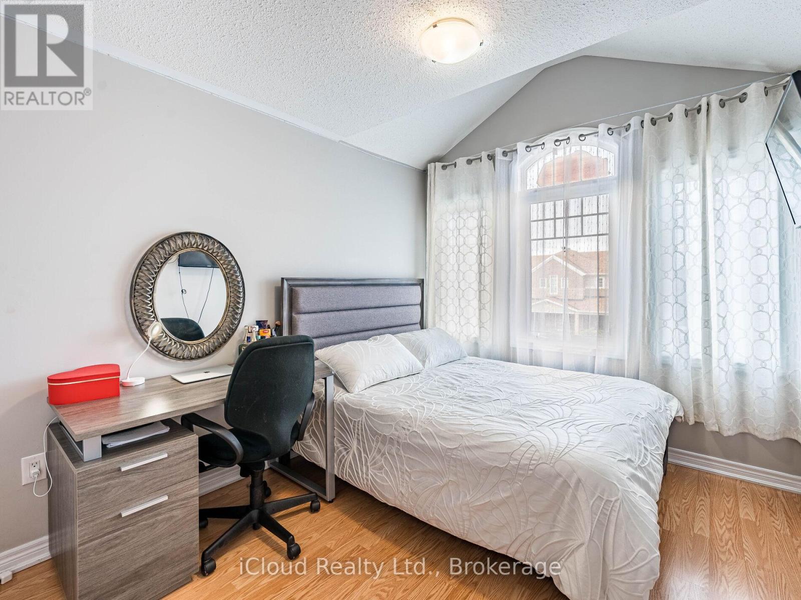 135 Windrow Street, Richmond Hill, Ontario  L4E 4Y4 - Photo 30 - N12455620