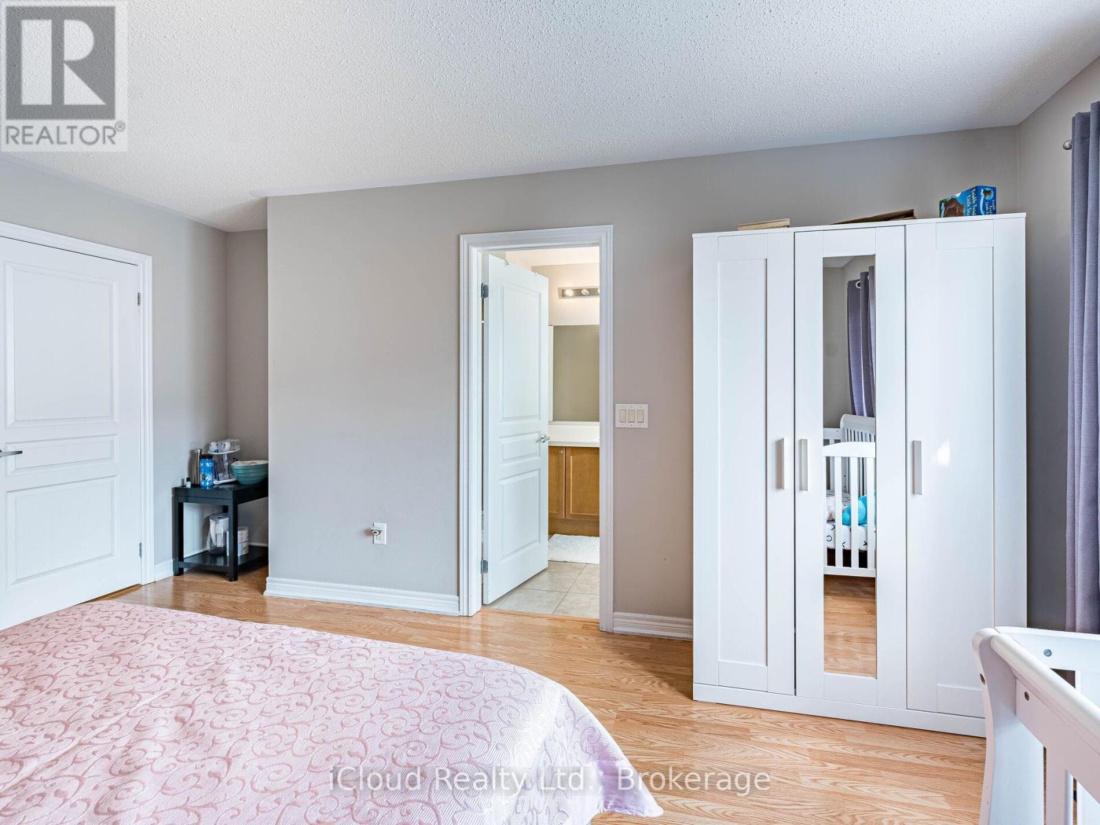 135 Windrow Street, Richmond Hill, Ontario  L4E 4Y4 - Photo 24 - N12455620