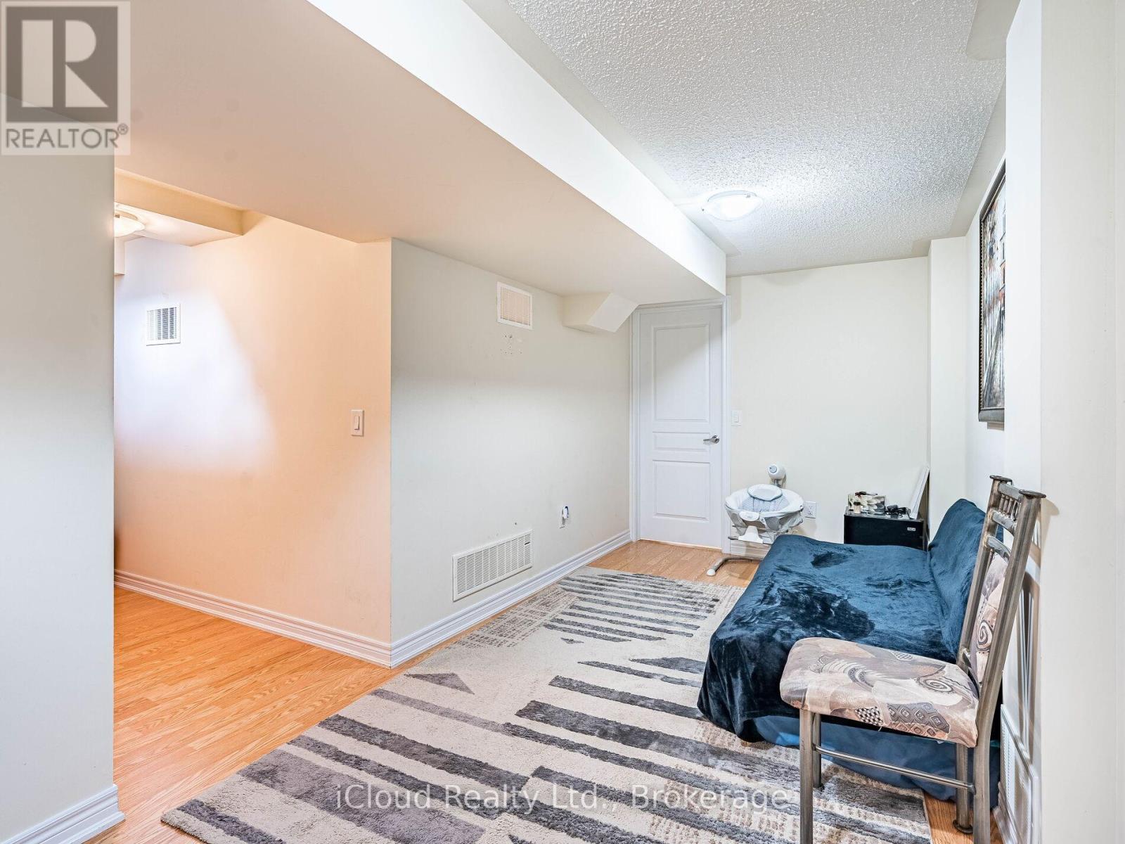 135 Windrow Street, Richmond Hill, Ontario  L4E 4Y4 - Photo 39 - N12455620