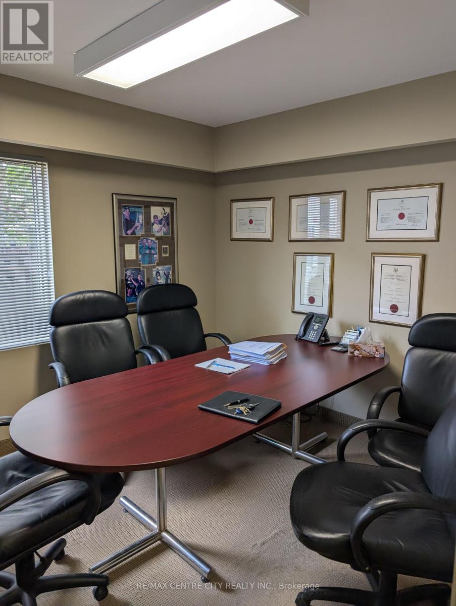 3 - 630 Wharncliffe Road S, London South, Ontario  N6J 4V7 - Photo 3 - X12459086