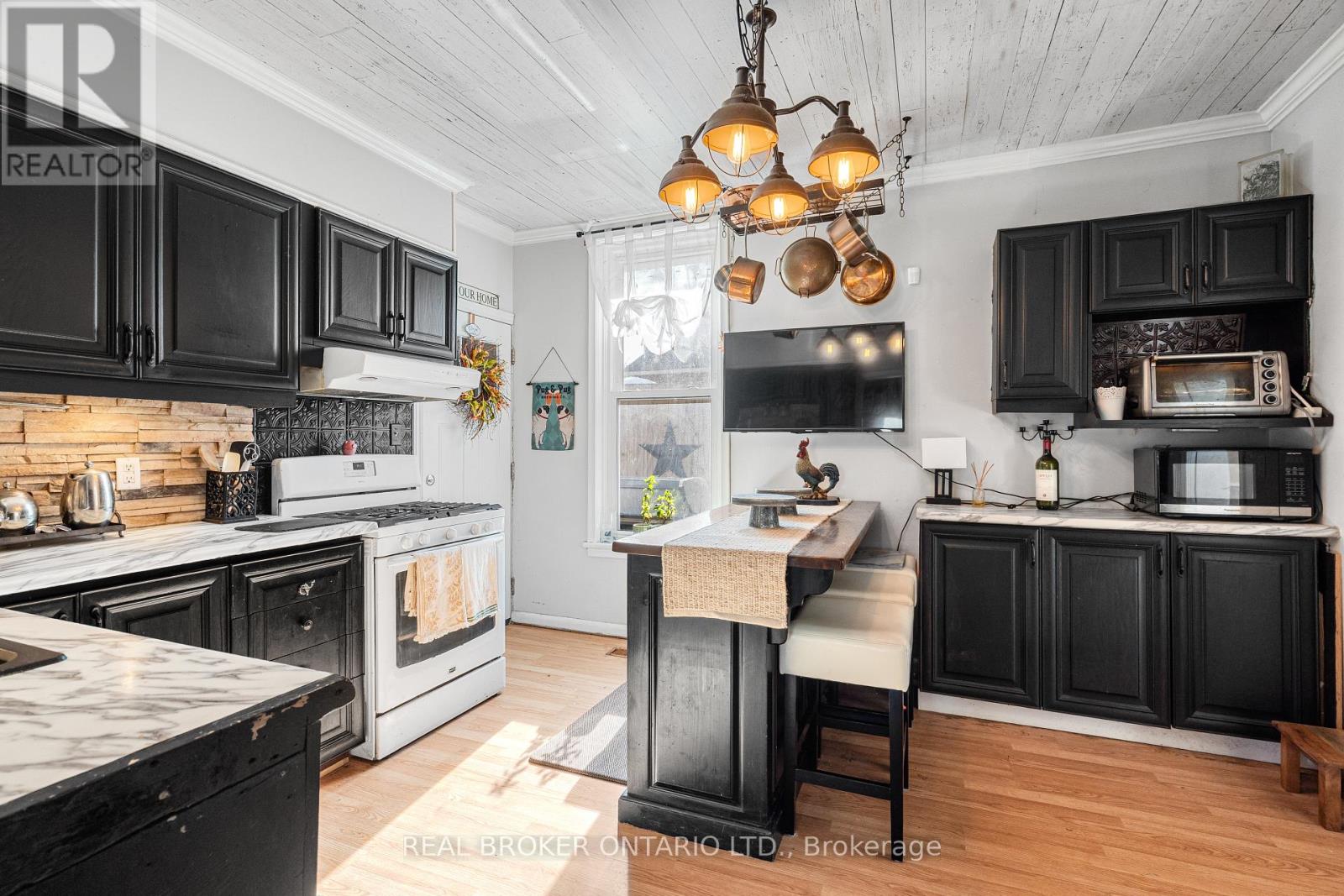 90 Emily Street, Carleton Place, Ontario  K7C 1S9 - Photo 21 - X12459090