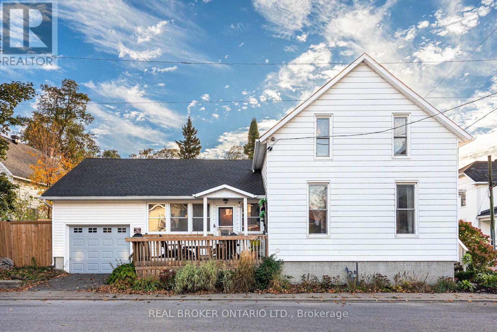 90 Emily Street, Carleton Place, Ontario  K7C 1S9 - Photo 3 - X12459090