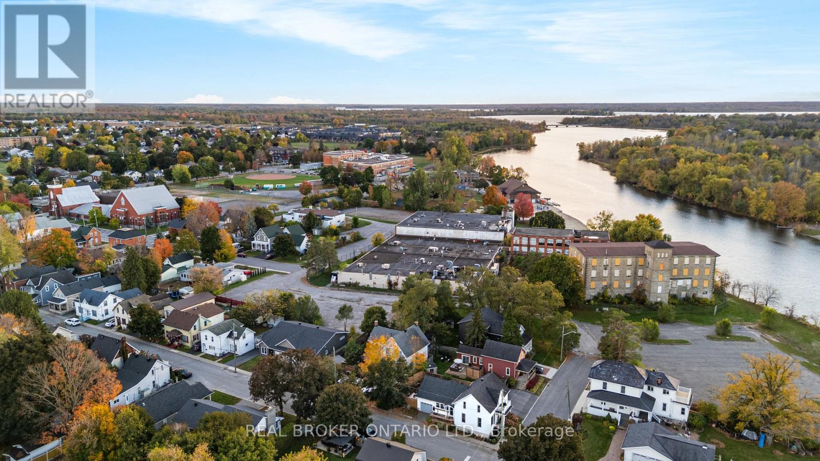 90 Emily Street, Carleton Place, Ontario  K7C 1S9 - Photo 47 - X12459090
