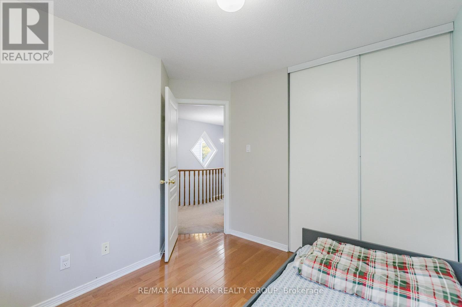 584 Wild Shore Crescent, Ottawa, Ontario  K1V 1T4 - Photo 15 - X12459091