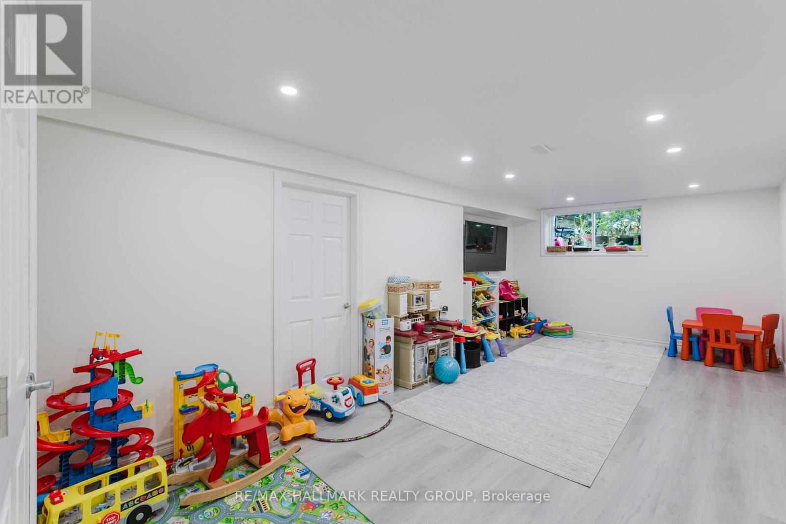 584 Wild Shore Crescent, Ottawa, Ontario  K1V 1T4 - Photo 20 - X12459091