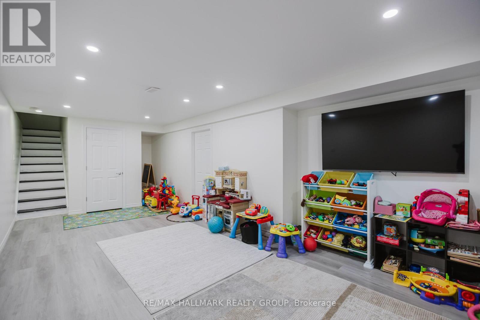 584 Wild Shore Crescent, Ottawa, Ontario  K1V 1T4 - Photo 21 - X12459091