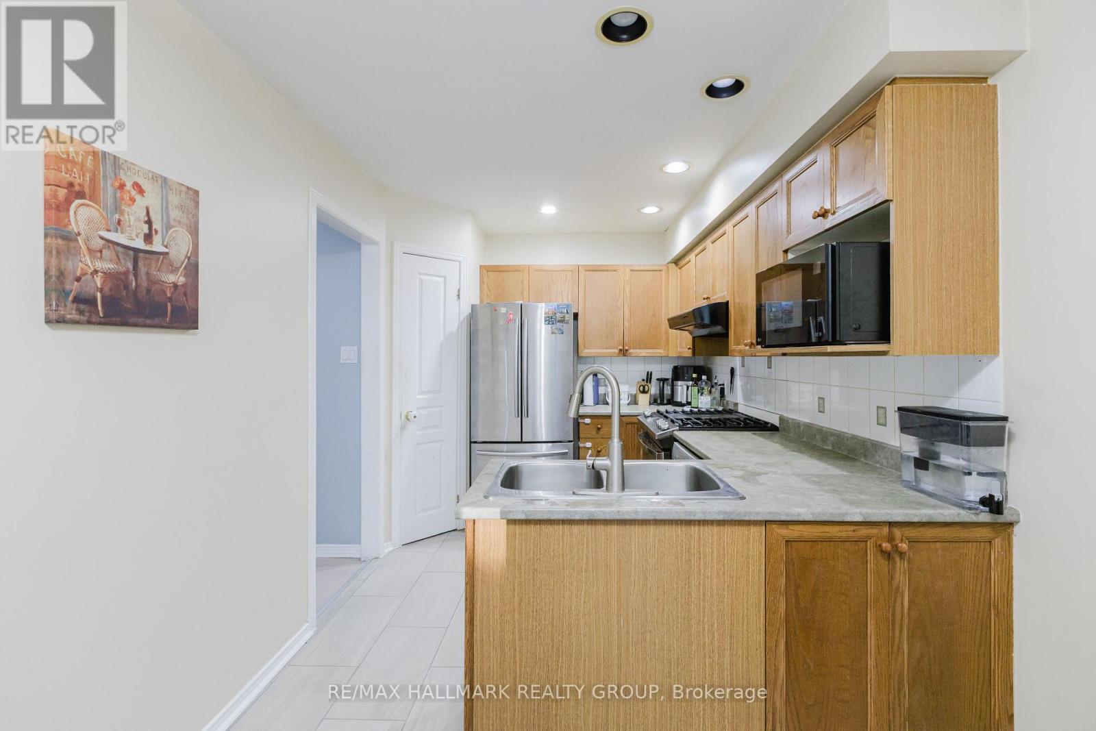 584 Wild Shore Crescent, Ottawa, Ontario  K1V 1T4 - Photo 7 - X12459091