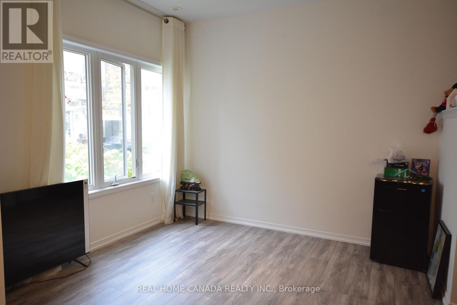 Th 14 - 25 Coneflower Crescent, Toronto, Ontario  M2R 0A5 - Photo 11 - C12459097