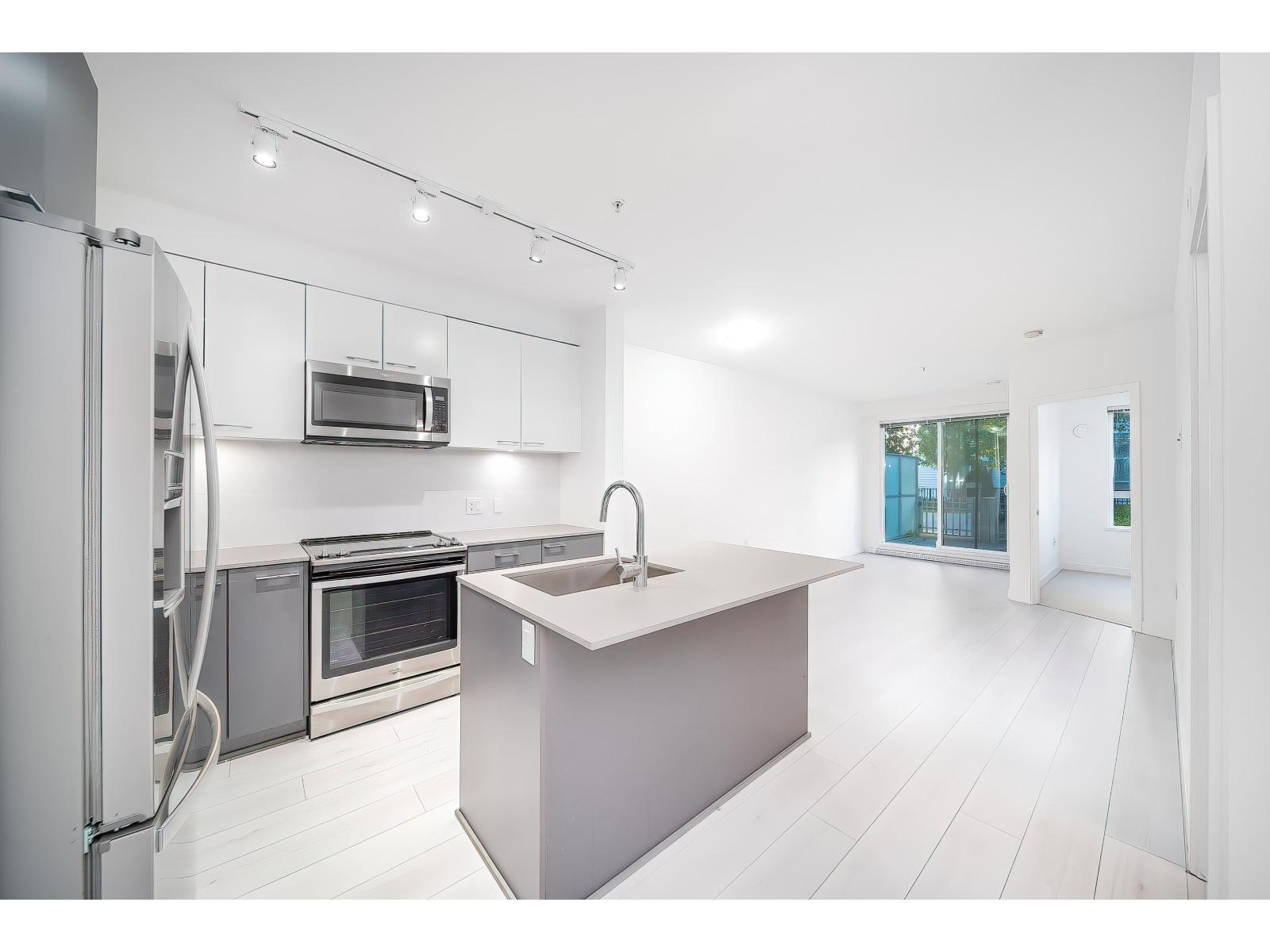 121 13963 105 BOULEVARD, Surrey, British Columbia