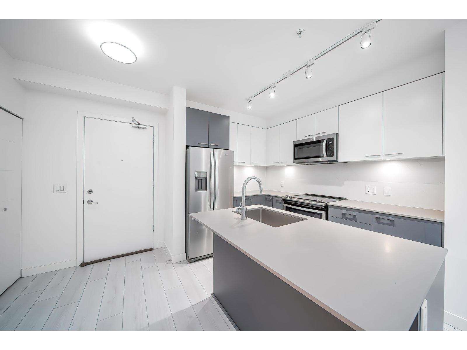 121 13963 105 Boulevard, Surrey, British Columbia V3T 0M9 - Photo 3 - R3055967