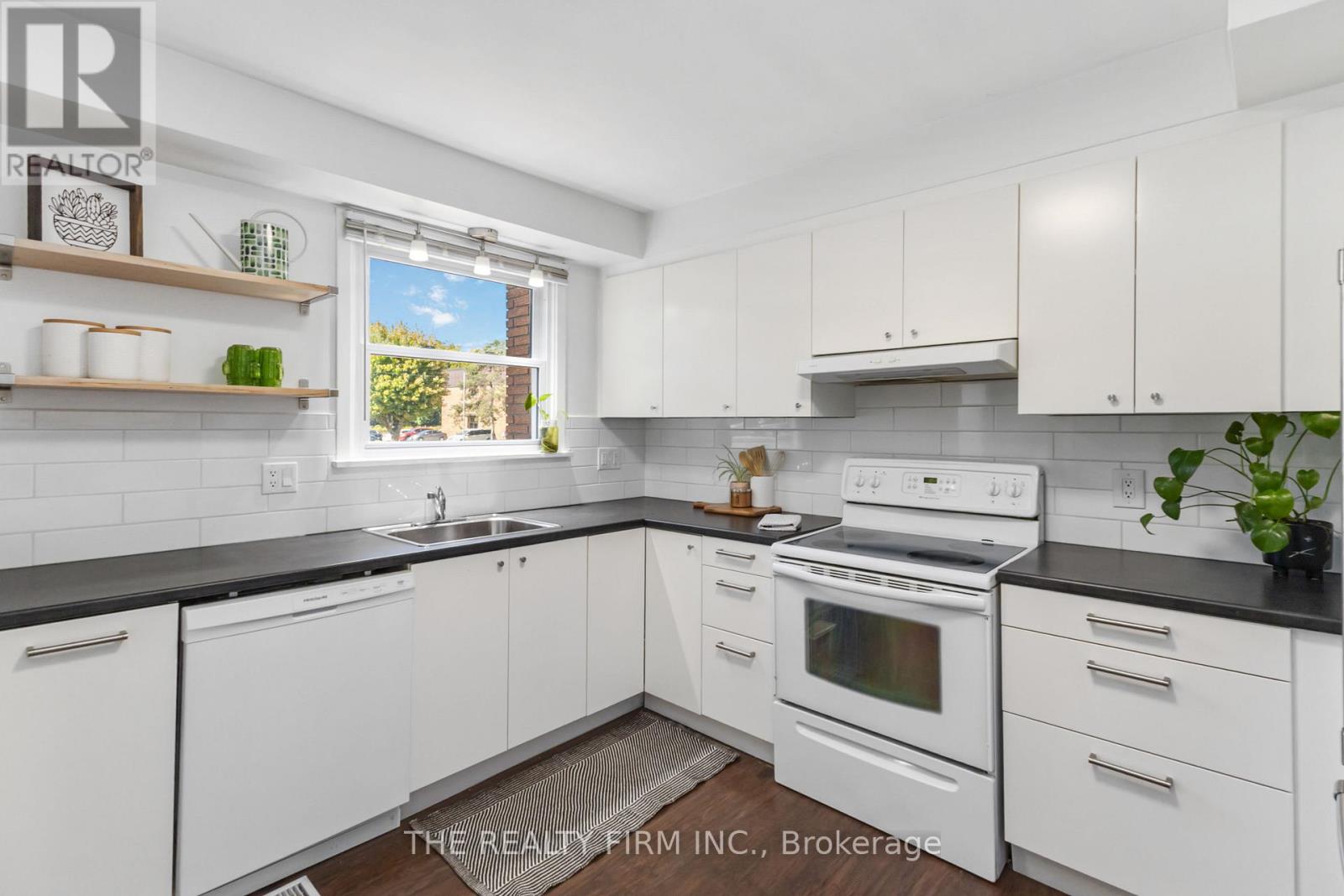 5 - 71 Parkside Drive, St. Thomas, Ontario  N5R 3V1 - Photo 6 - X12459104