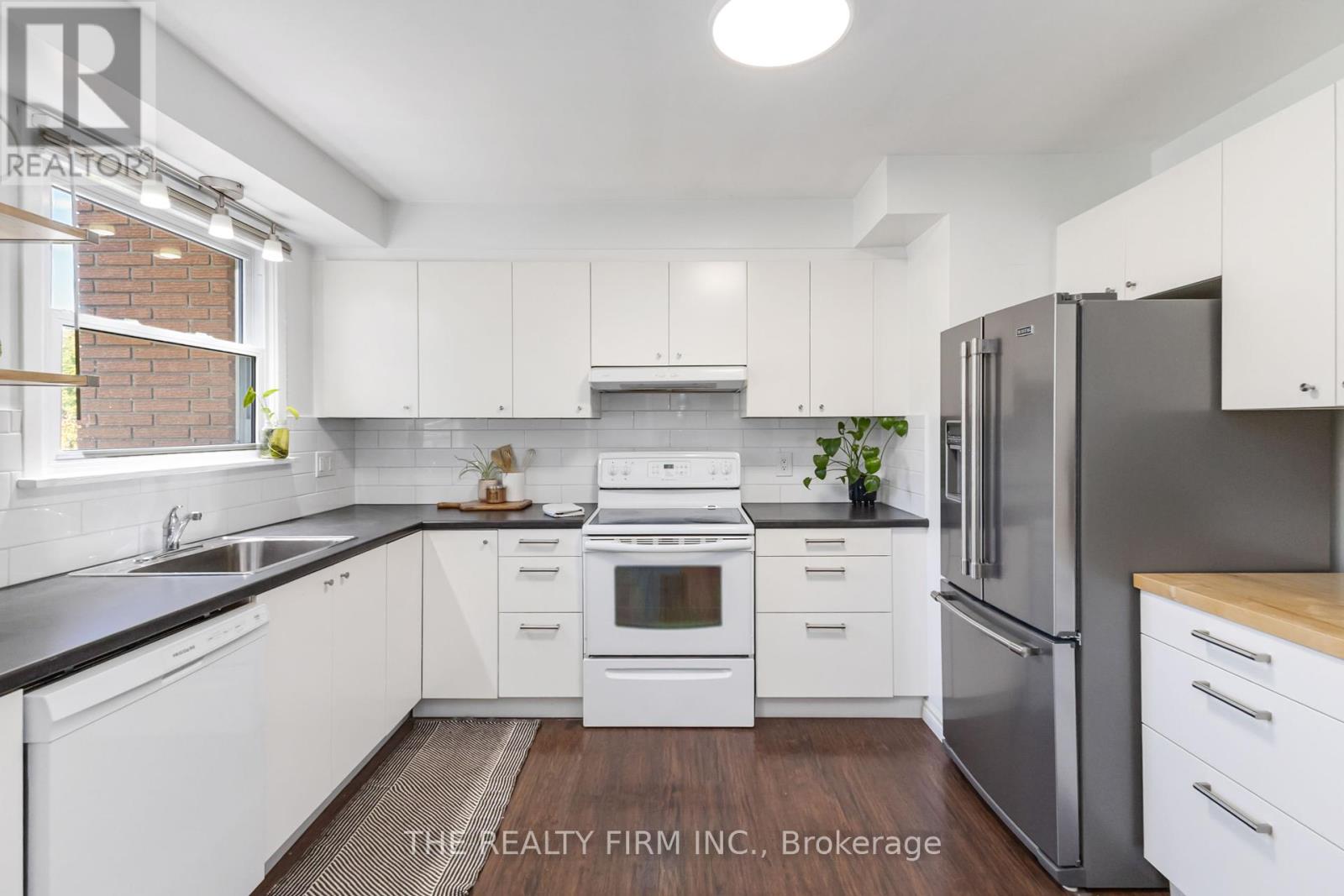 5 - 71 Parkside Drive, St. Thomas, Ontario  N5R 3V1 - Photo 7 - X12459104