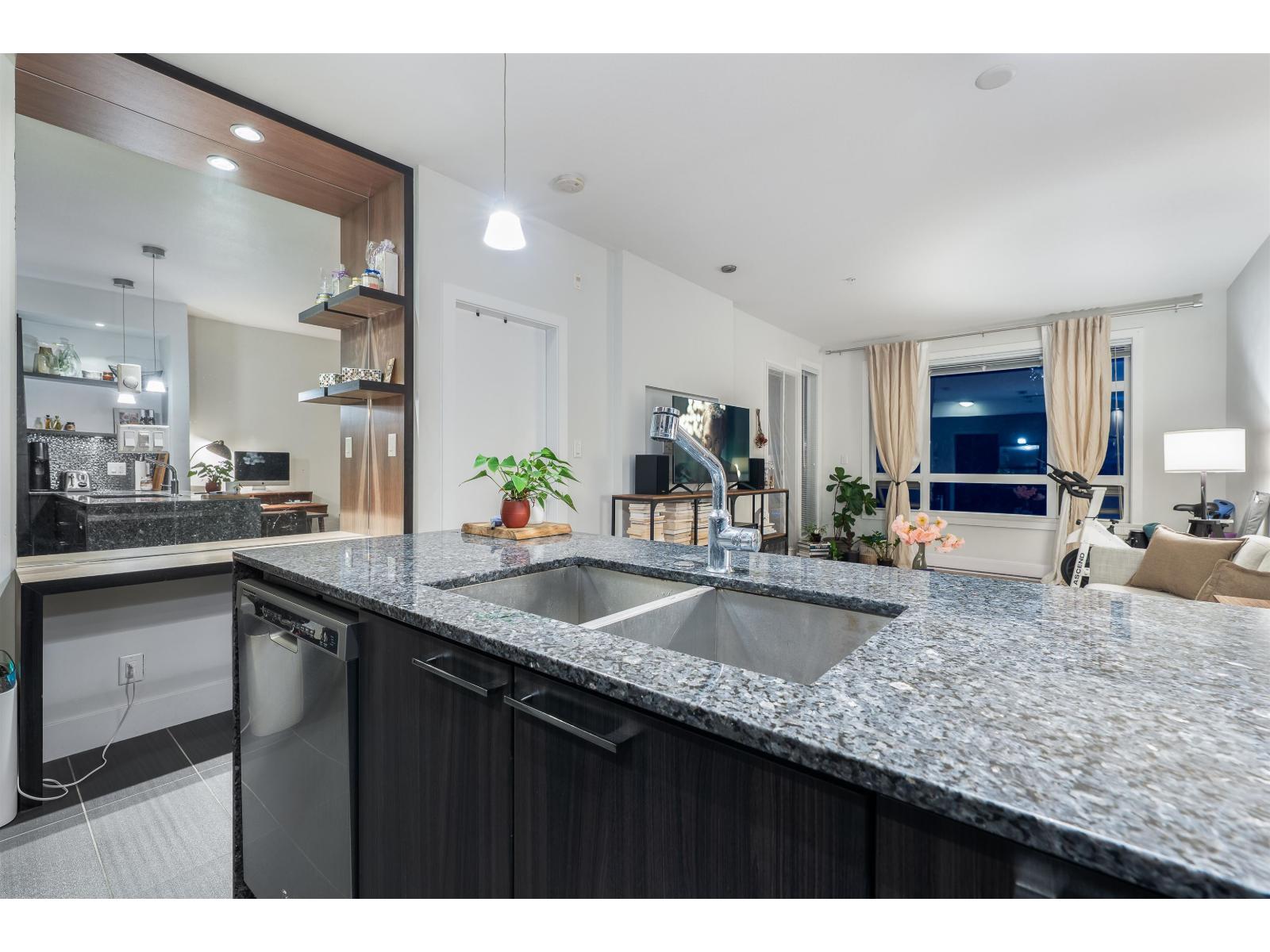 A318 20211 66 Avenue, Langley, British Columbia  V2Y 0L4 - Photo 4 - R3057602