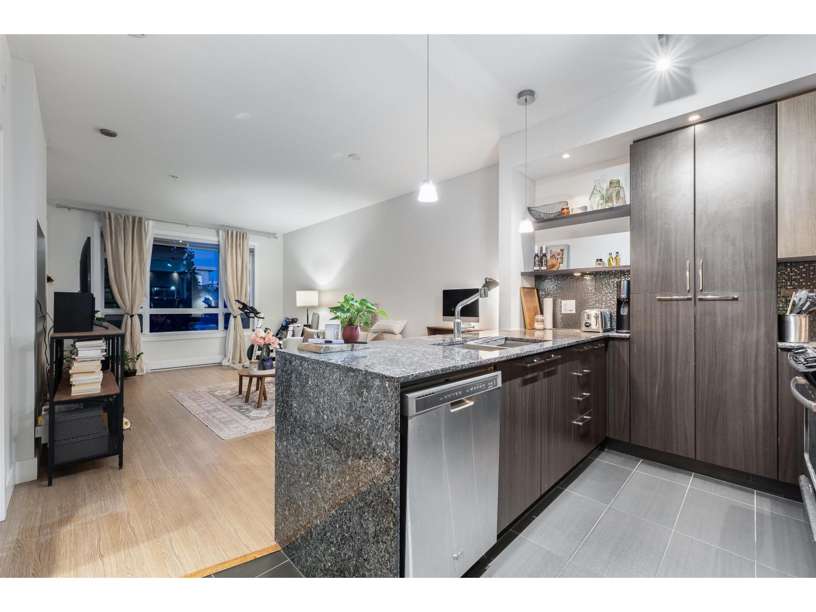 A318 20211 66 Avenue, Langley, British Columbia  V2Y 0L4 - Photo 2 - R3057602