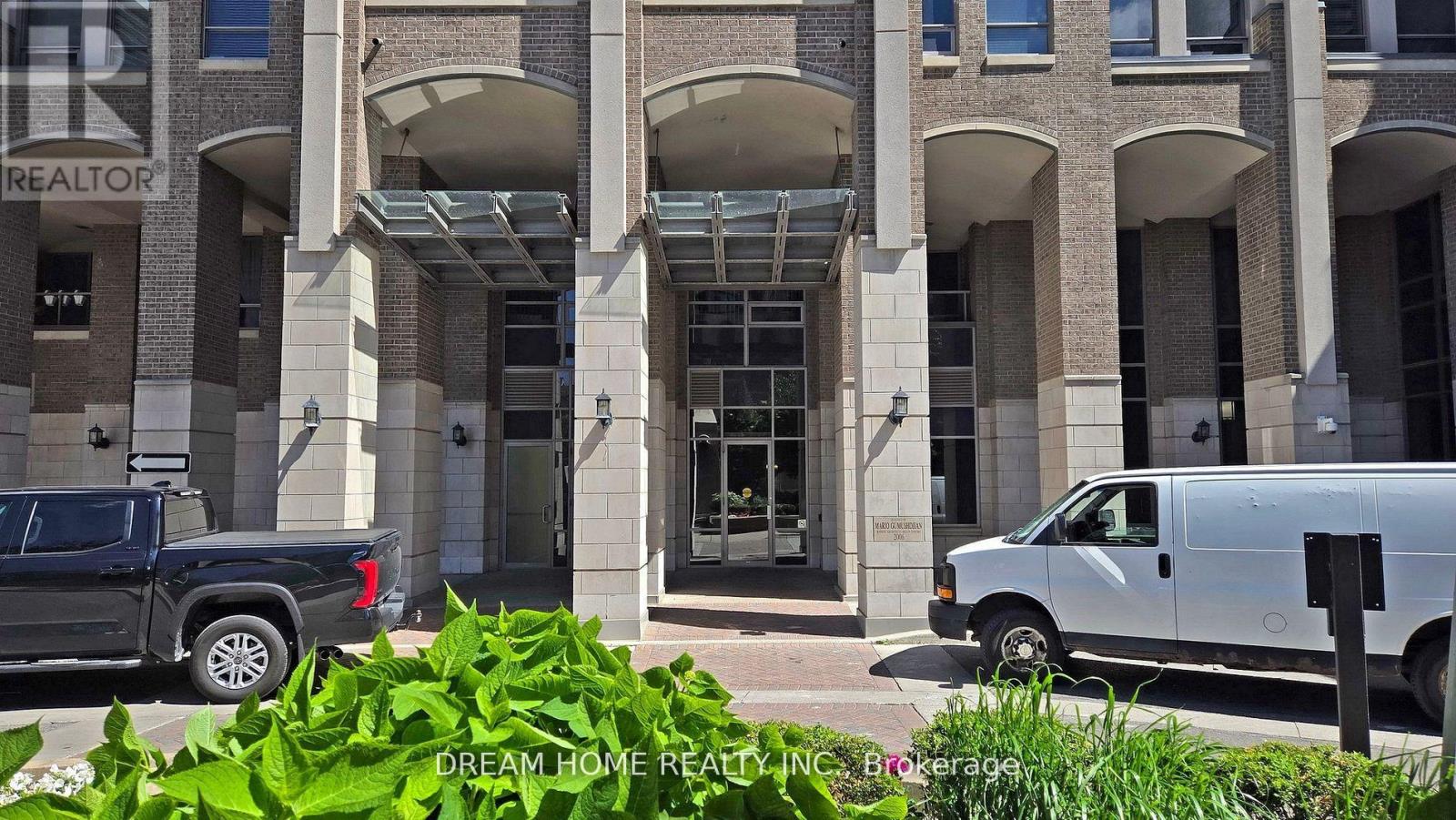 2004 - 388 Prince Of Wales Drive, Mississauga, Ontario  L5B 0A1 - Photo 3 - W12459099