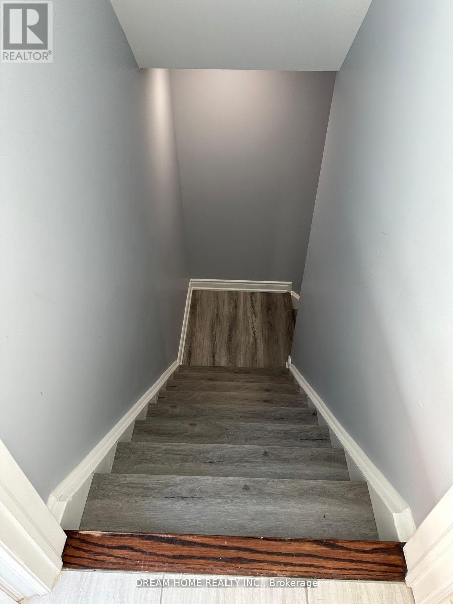 11 Argelia Crescent E, Brampton, Ontario  L6X 0E7 - Photo 3 - W12459101