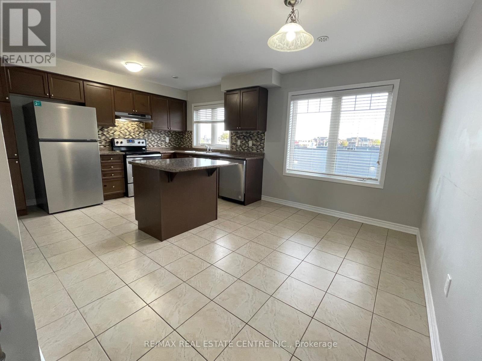 14 Quillberry Close, Brampton, Ontario  L7A 4N8 - Photo 11 - W12459103