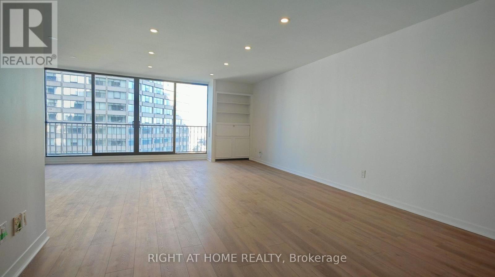 2434 - 33 HARBOUR SQUARE, Toronto, Ontario