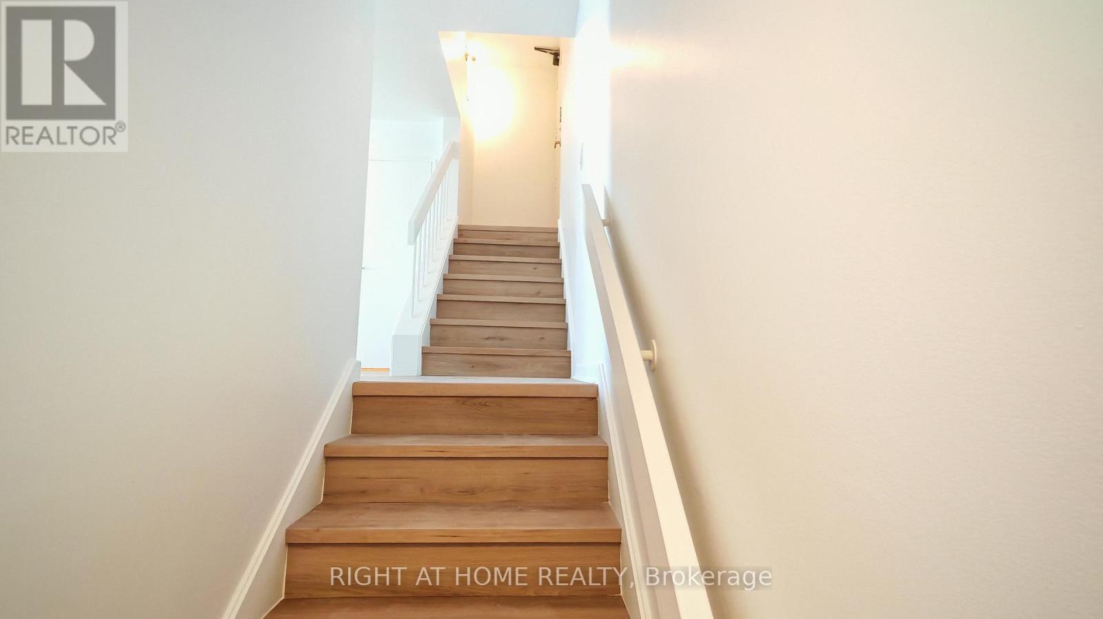 2434 - 33 Harbour Square, Toronto, Ontario  M5J 2G2 - Photo 6 - C12458745