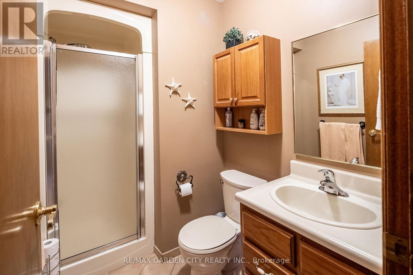 14 Tupper Drive, Thorold, Ontario  L2V 4C7 - Photo 11 - X12459117