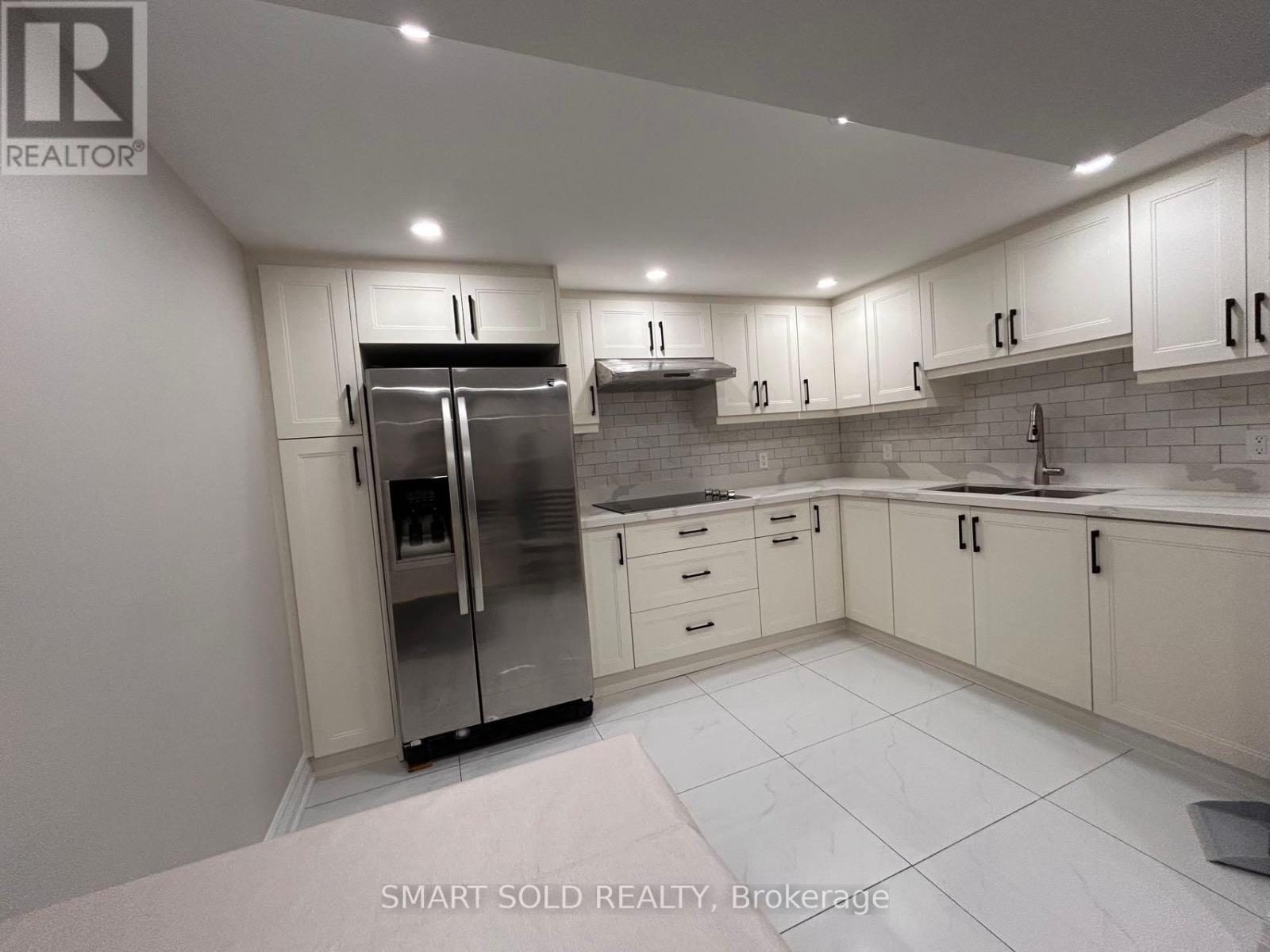 Bsmt - 92 Radwell Crescent, Toronto, Ontario  M1V 2J5 - Photo 4 - E12459109