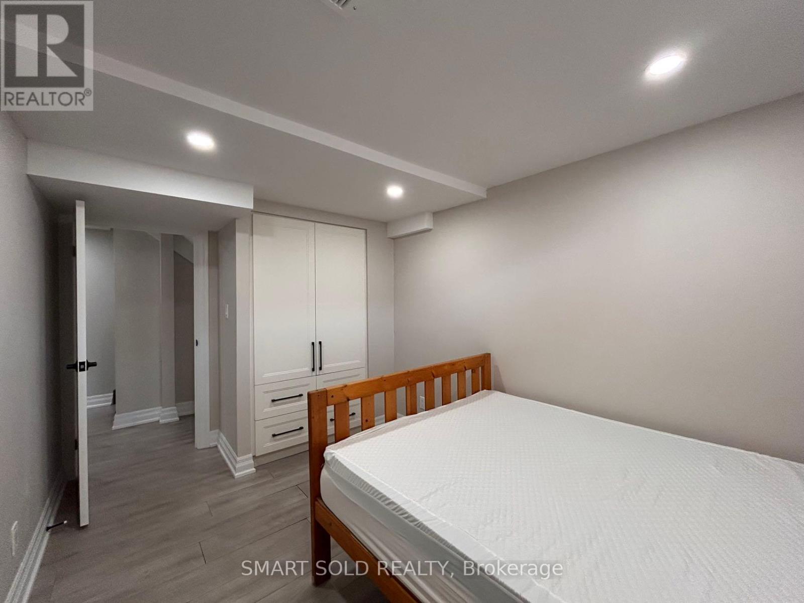 Bsmt - 92 Radwell Crescent, Toronto, Ontario  M1V 2J5 - Photo 8 - E12459109