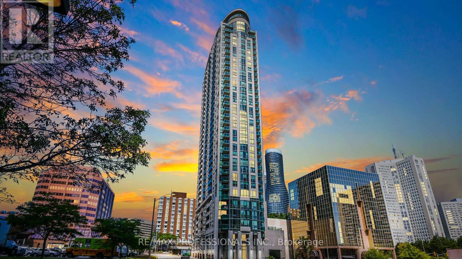 1703 - 208 ENFIELD PLACE, Mississauga, Ontario