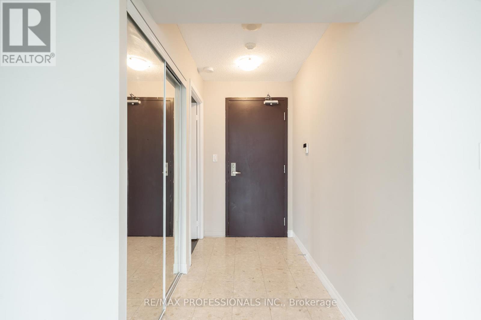 1703 - 208 Enfield Place, Mississauga, Ontario  L5B 0B8 - Photo 3 - W12459110