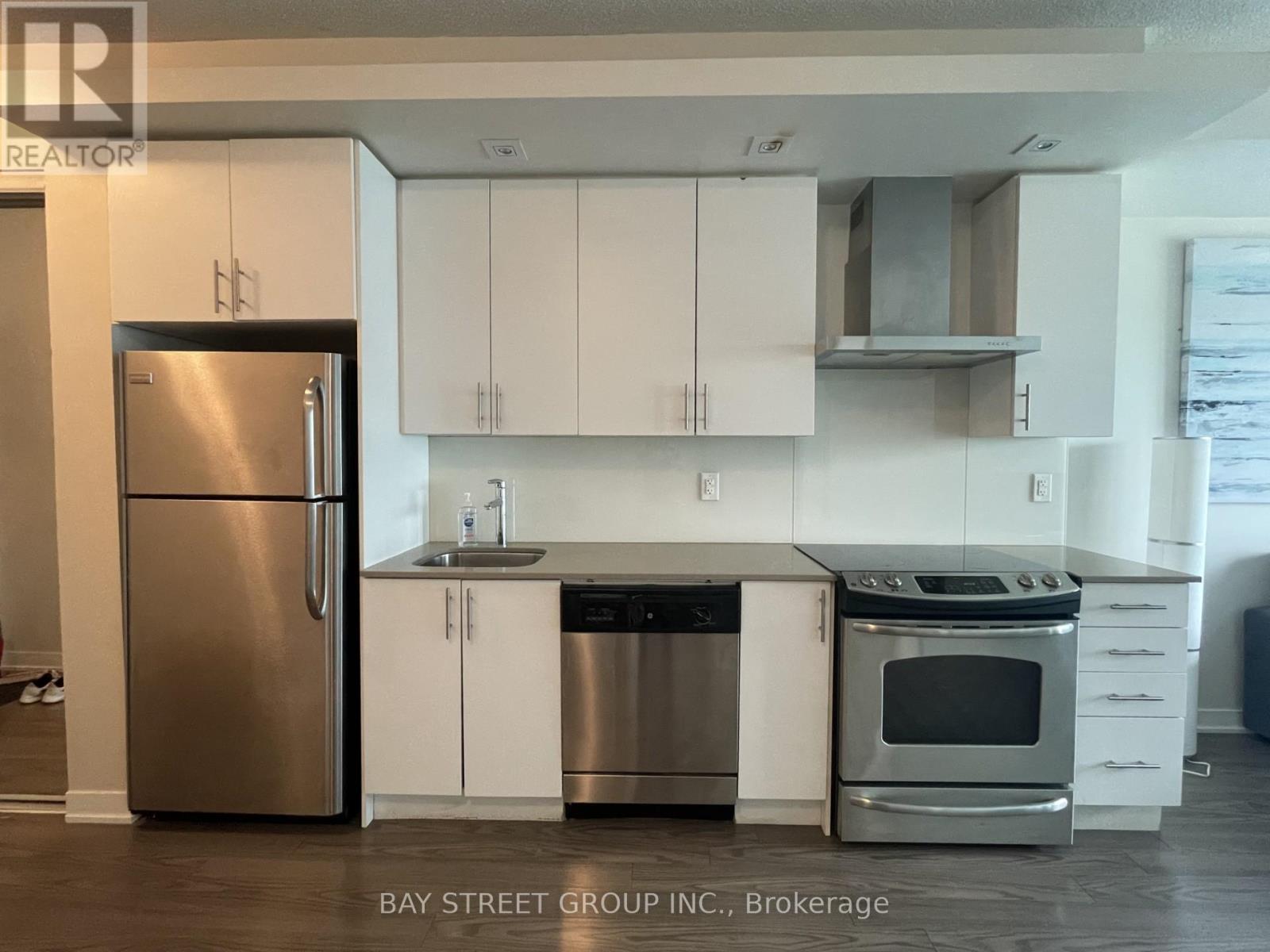 1634 - 165 Legion Road N, Toronto, Ontario  M8Y 0B3 - Photo 3 - W12459113
