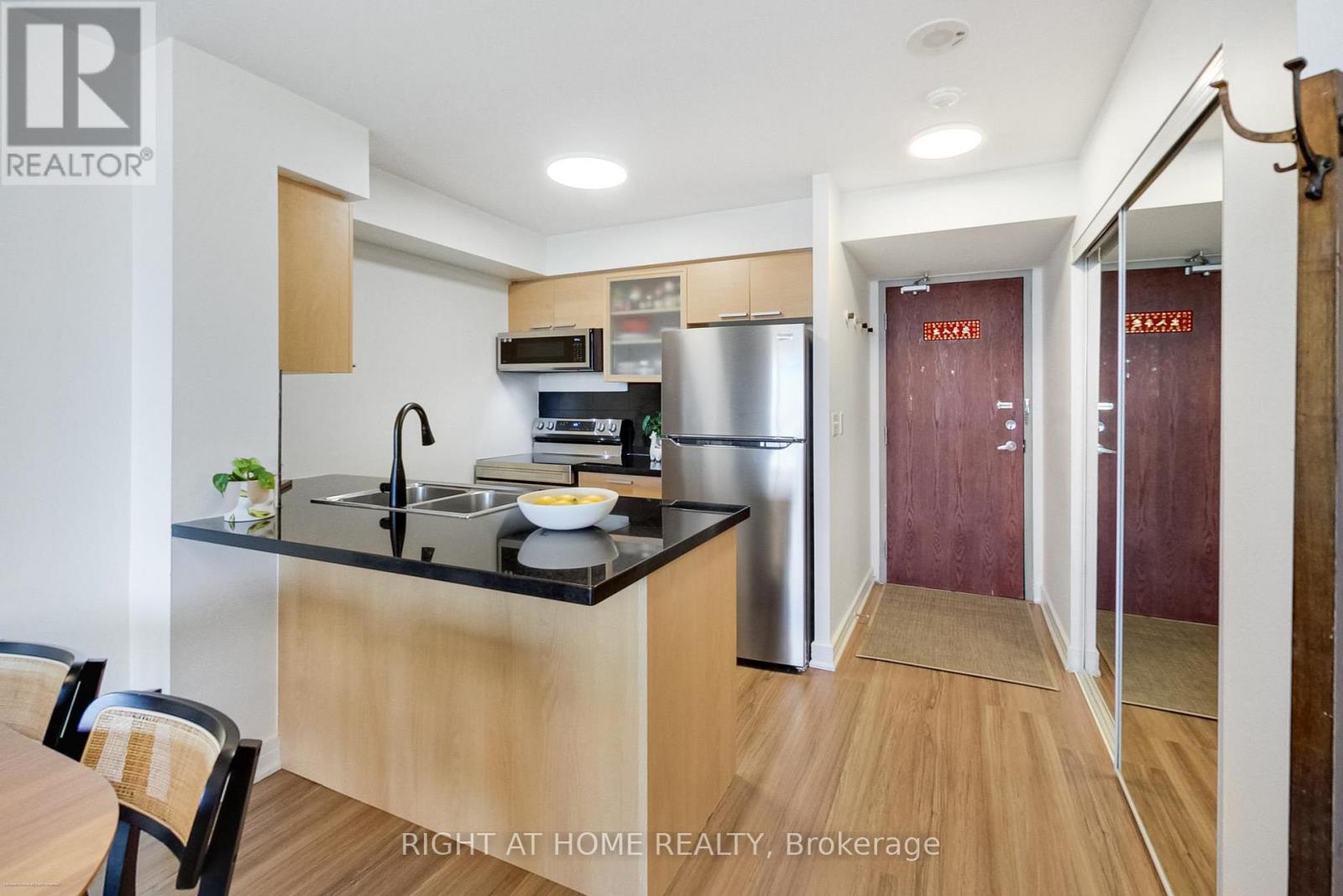 Lph02 - 16 Harrison Garden Boulevard, Toronto, Ontario  M2N 7J6 - Photo 11 - C12459121