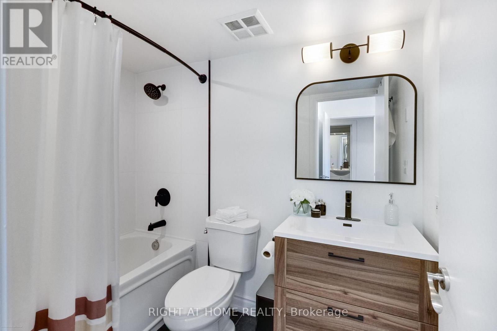 Lph02 - 16 Harrison Garden Boulevard, Toronto, Ontario  M2N 7J6 - Photo 21 - C12459121
