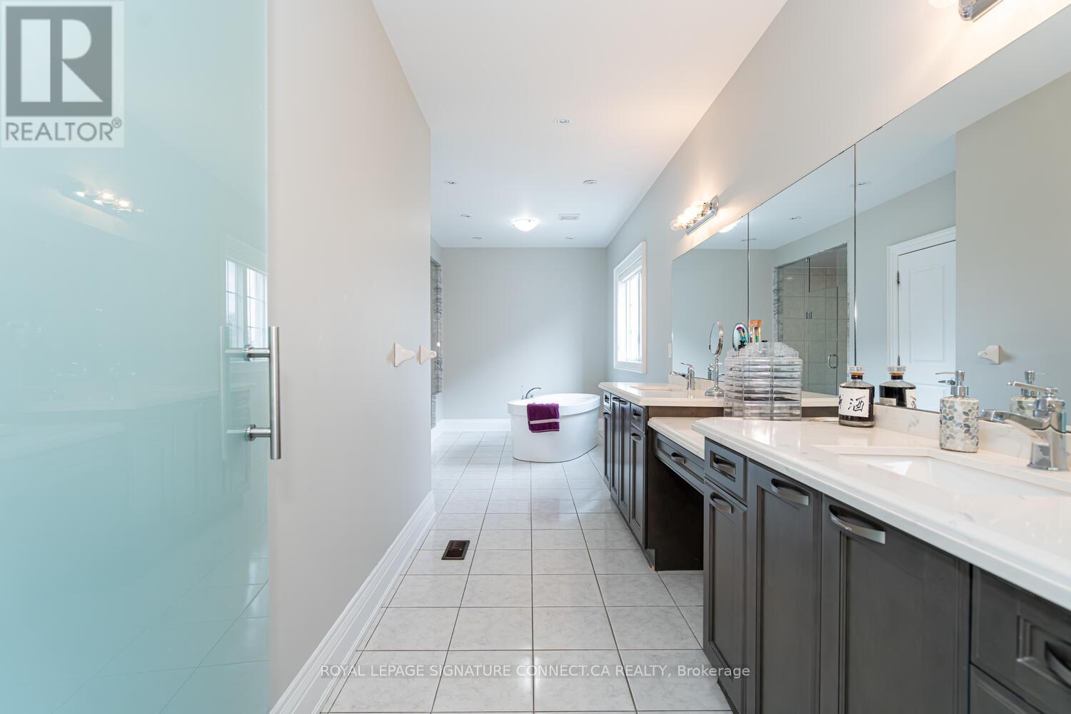 376 Torrey Pines Road, Vaughan, Ontario  L4H 3X5 - Photo 14 - N12459118