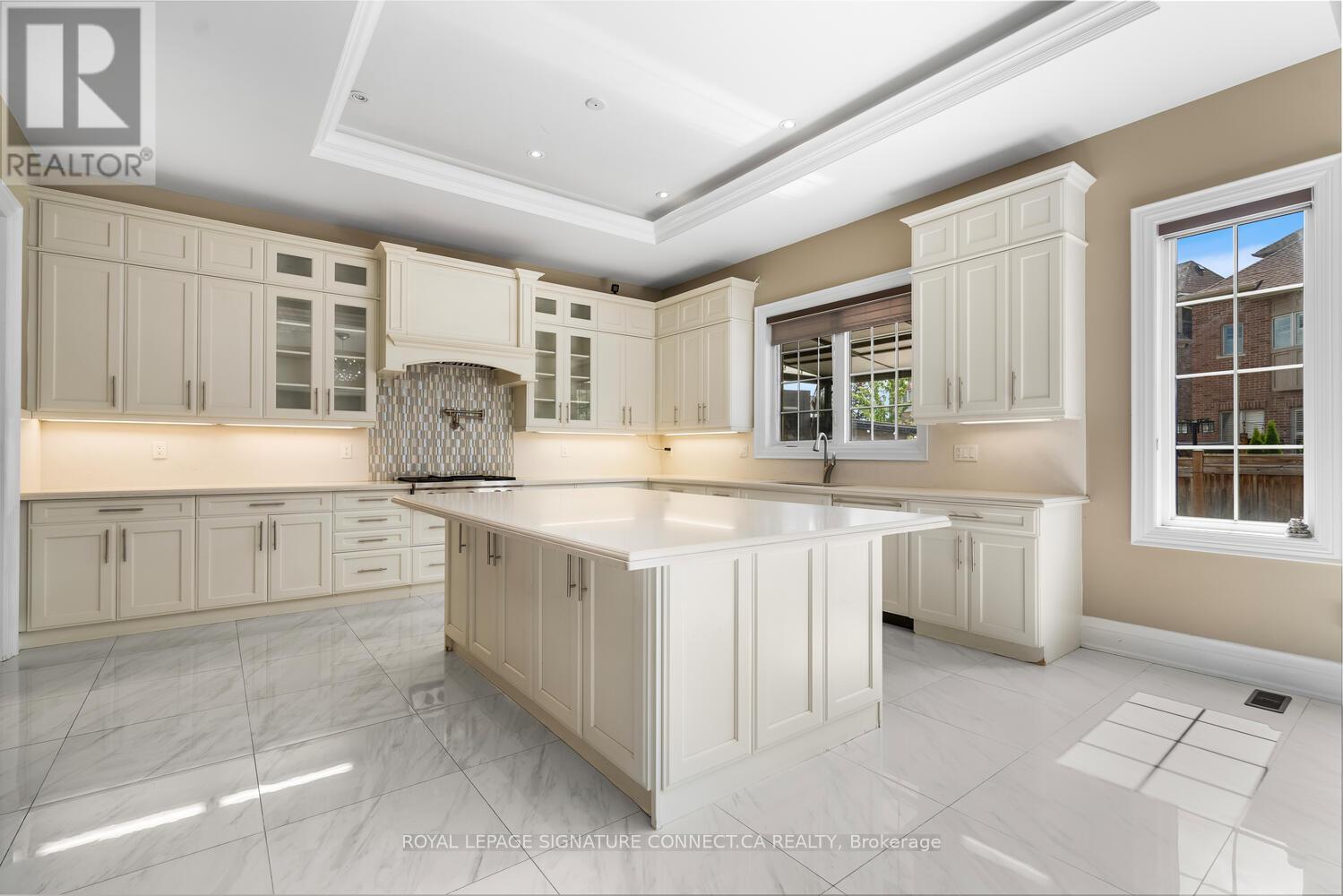 376 Torrey Pines Road, Vaughan, Ontario  L4H 3X5 - Photo 7 - N12459118