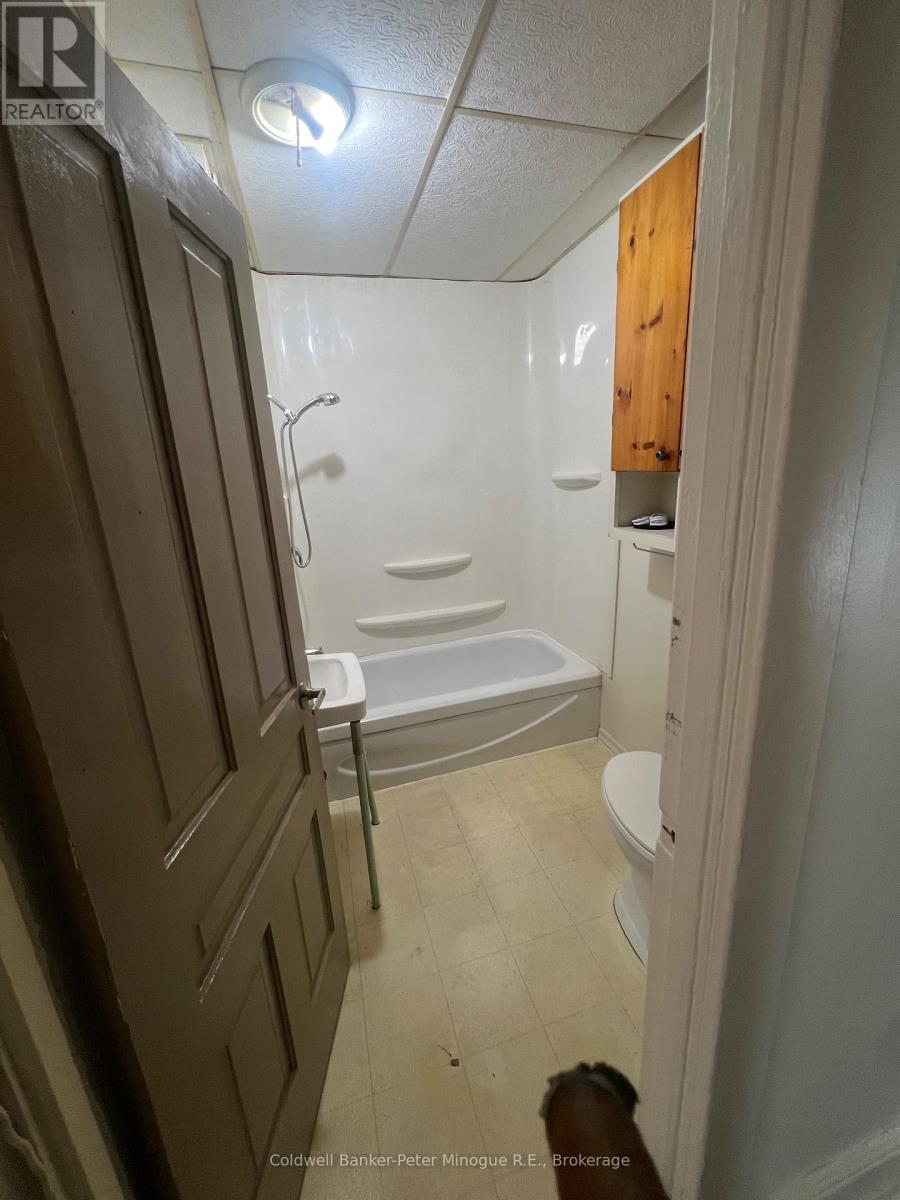 586 Main Street E, North Bay, Ontario  P1B 1B8 - Photo 11 - X12274089