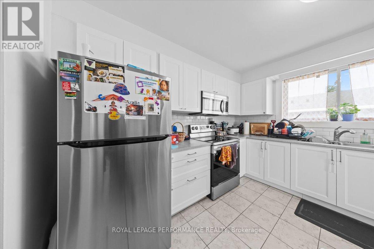1702 Russell Road, Ottawa, Ontario  K1G 0M9 - Photo 17 - X12459125