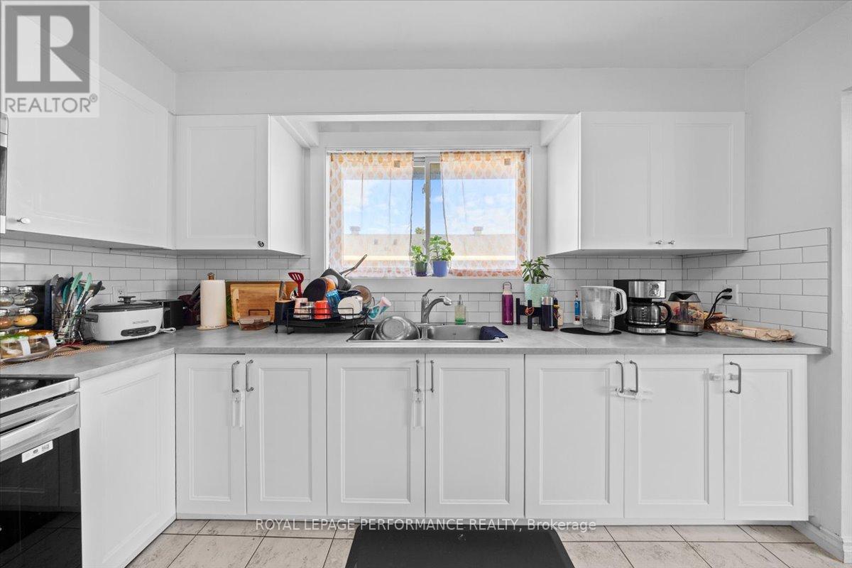 1702 Russell Road, Ottawa, Ontario  K1G 0M9 - Photo 18 - X12459125