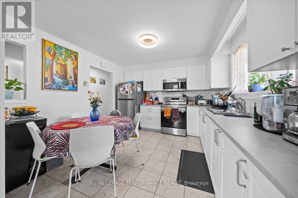 1702 Russell Road, Ottawa, Ontario  K1G 0M9 - Photo 19 - X12459125