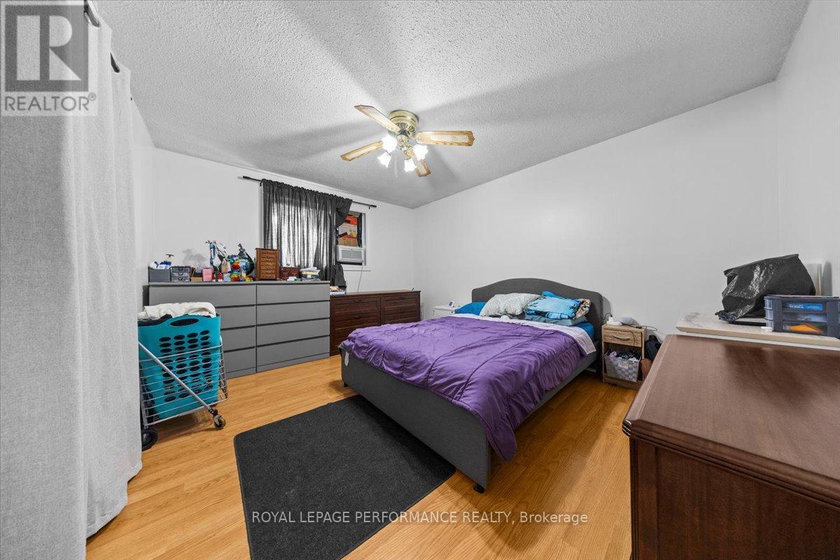 1702 Russell Road, Ottawa, Ontario  K1G 0M9 - Photo 24 - X12459125