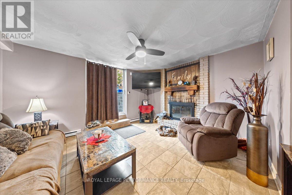 1702 Russell Road, Ottawa, Ontario  K1G 0M9 - Photo 34 - X12459125
