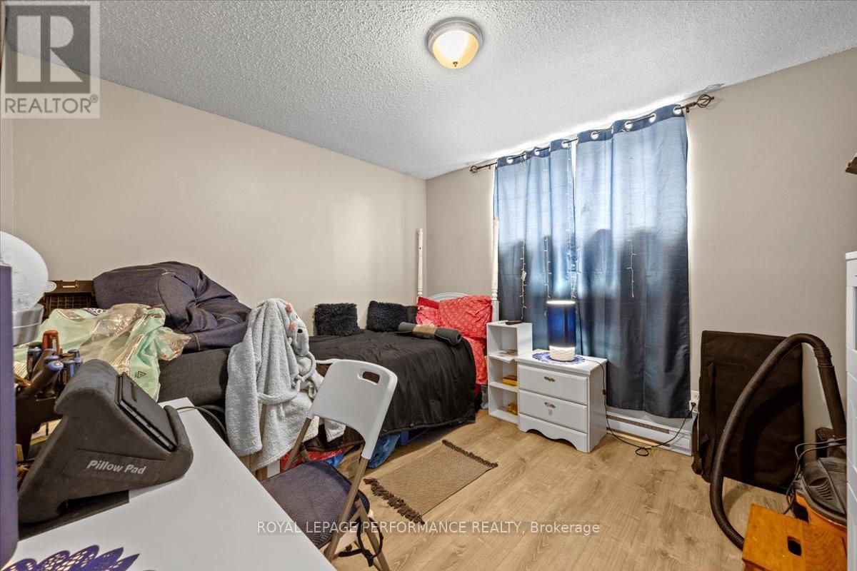 1702 Russell Road, Ottawa, Ontario  K1G 0M9 - Photo 37 - X12459125