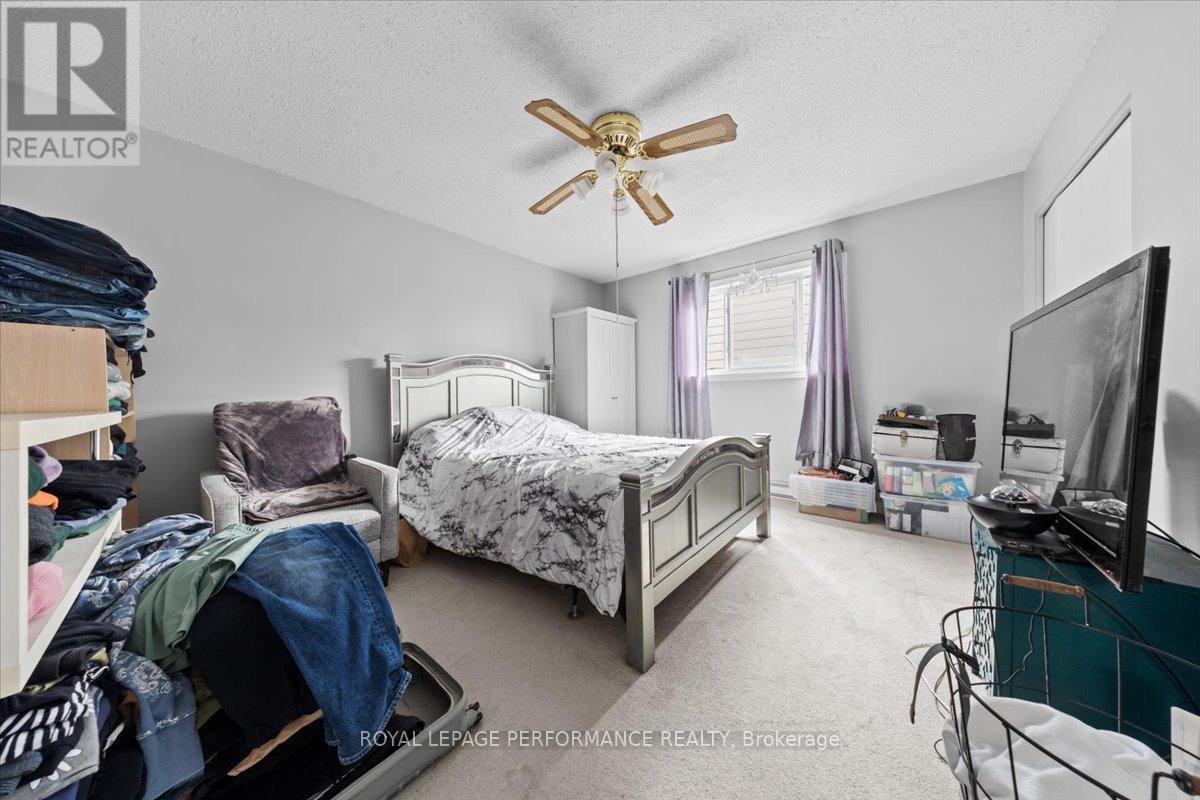 1702 Russell Road, Ottawa, Ontario  K1G 0M9 - Photo 8 - X12459125