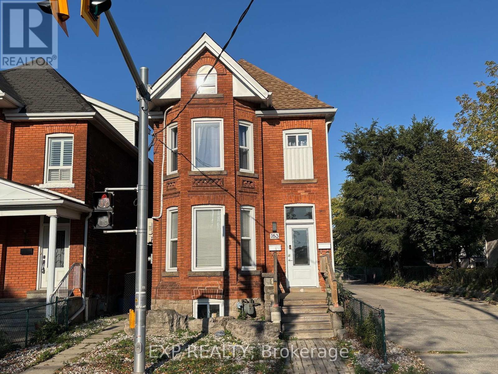 Main - 163 Wentworth Street N, Hamilton, Ontario  L8L 5V6 - Photo 2 - X12459123