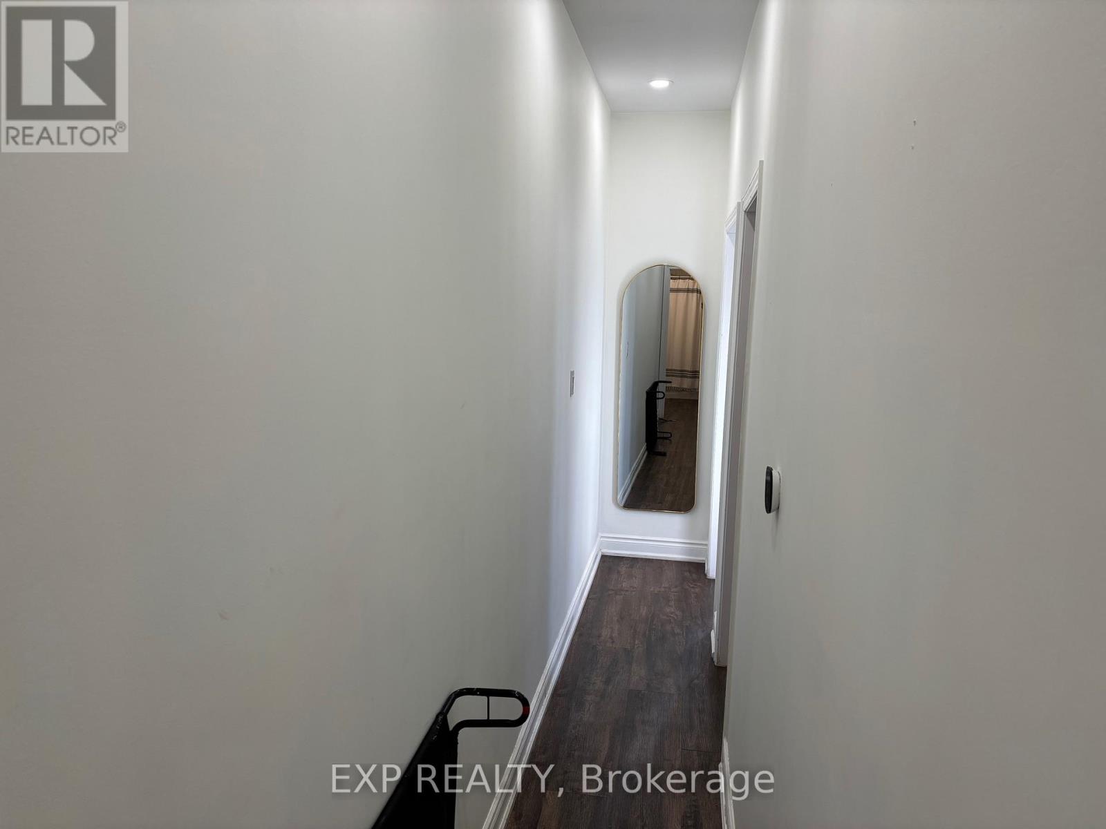 Main - 163 Wentworth Street N, Hamilton, Ontario  L8L 5V6 - Photo 9 - X12459123