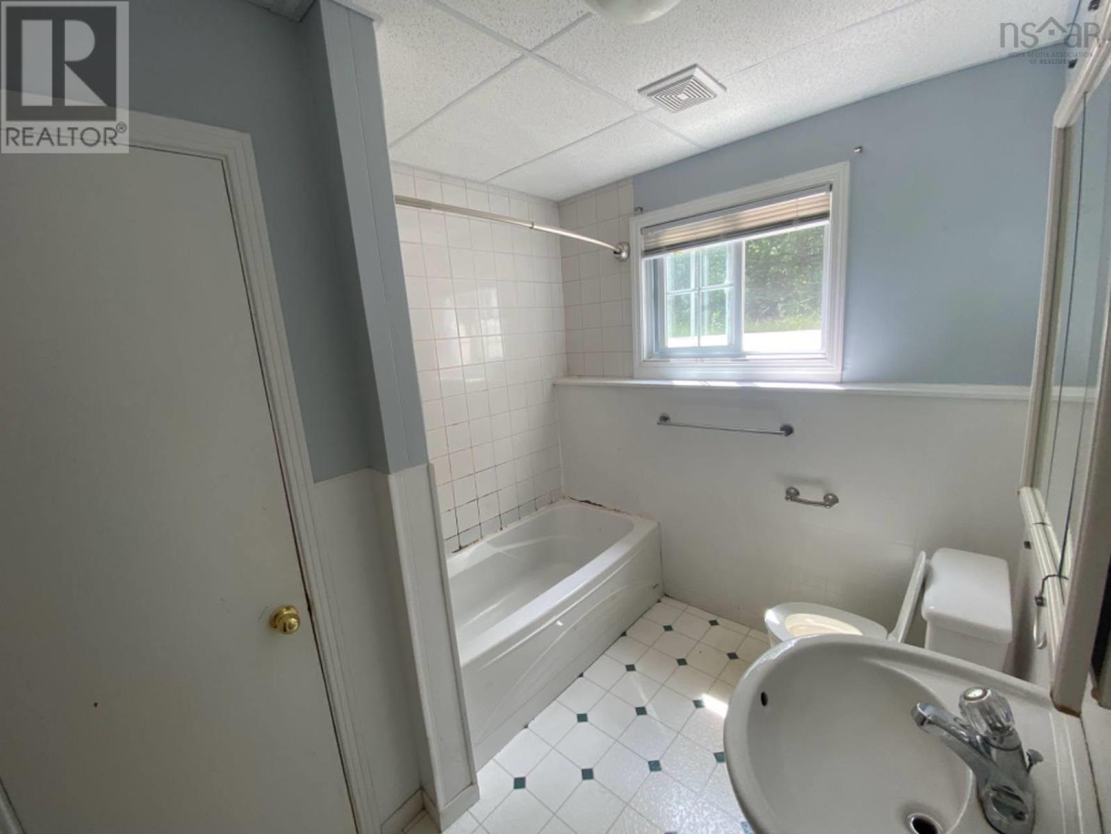 1586 Webster Street, Coldbrook, Nova Scotia  B4R 1A2 - Photo 40 - 202522441